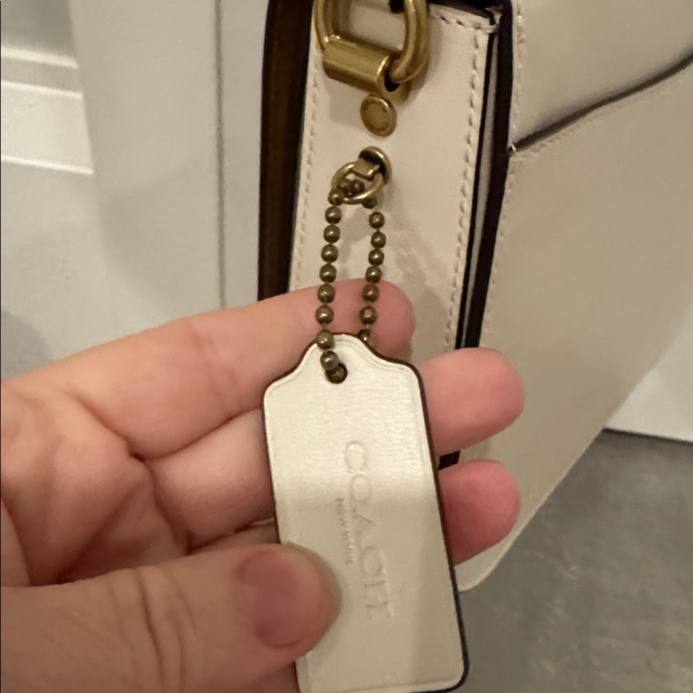 COACH Sutton Saddle Bag in Chalk NWOT purse leather - Picture 9 of 15